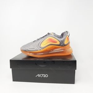 Nike air max.ex.condition smoke and pet free home .